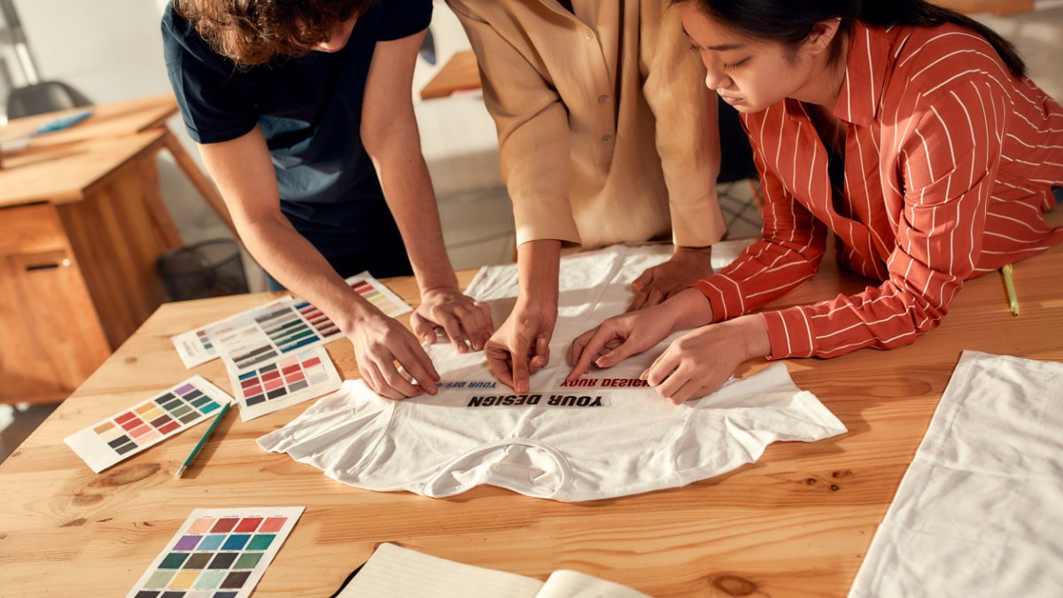 Comment personnaliser ses T-shirts avec de la feutrine ?